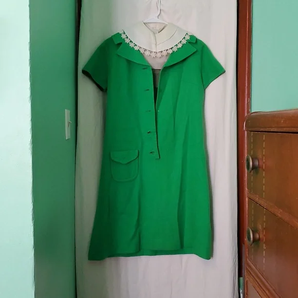 Vintage 60s Gay Gibson 100% Virgin Wool Mod Collar Dress - Picture 2 of 16